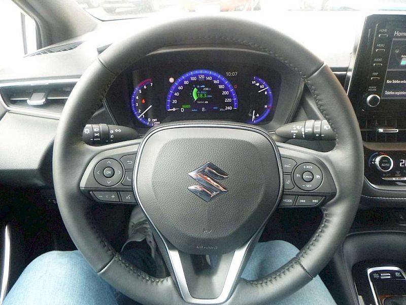 Suzuki Swace 1,8 HEV E-CVT Shine